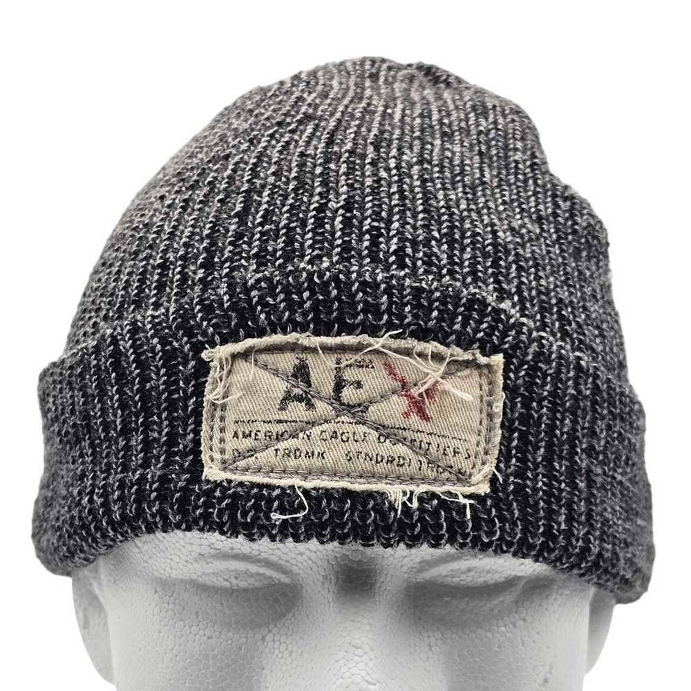 American Eagle Outfitters Beanie Gray Black Knit Cuffed Patch Winter Hat AEO